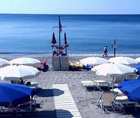 Savona Casa Vacanze Vicino Mare 3 Minuti Wifi Ngoại thất bức ảnh