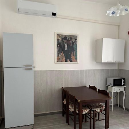 Savona Casa Vacanze Vicino Mare 3 Minuti Wifi Ngoại thất bức ảnh