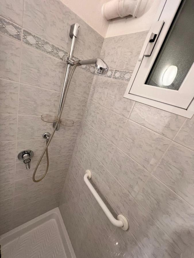 Savona Casa Vacanze Vicino Mare 3 Minuti Wifi Ngoại thất bức ảnh