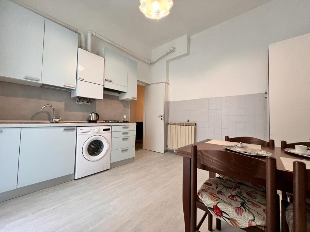 Savona Casa Vacanze Vicino Mare 3 Minuti Wifi Ngoại thất bức ảnh